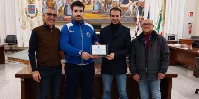 Sennori premia il campione Cabras