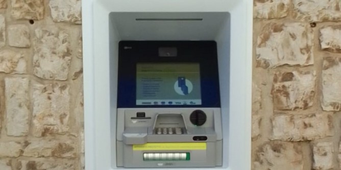 Installato nuovo <i>Postamat</i> ad Alghero