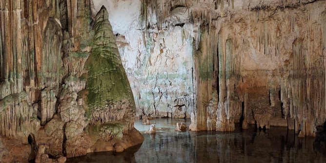 Grotta Nettuno a rischio bando. Giunta algherese <i>diffida</i> Regione