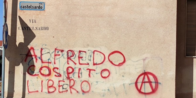 Cospito <i>libero</i>: scritte anche ad Alghero