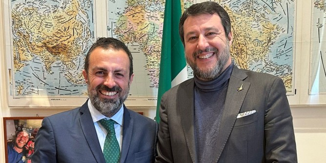 Aerei: Pais a colloquio con Matteo Salvini