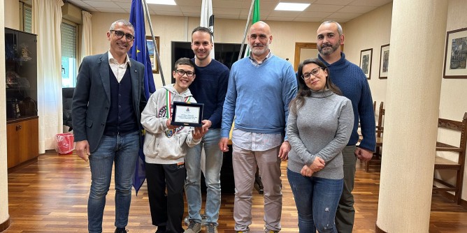 Sennori premia Manchia, campione Muay Thai