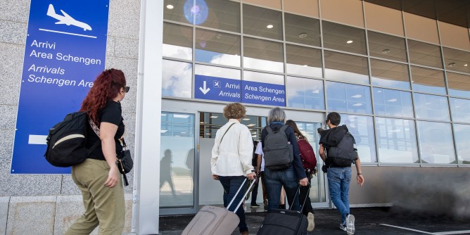 Aeroporti Alghero e Olbia: sospesa la fusione