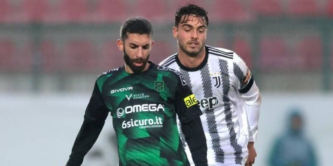 Calcio, due algheresi per la Torres