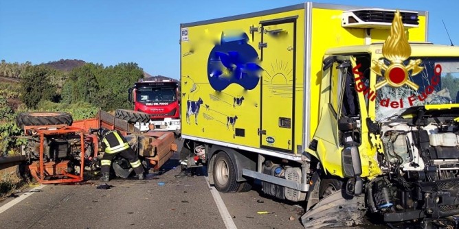 Ussana: camion contro trattore, codice rosso