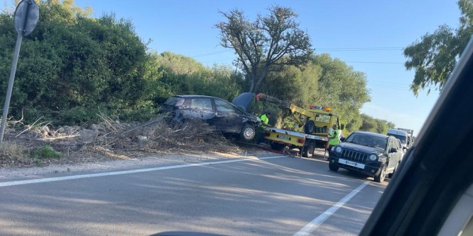 Auto fuori strada a Monte Agnese