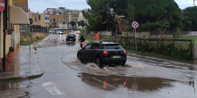 Acquazzone ad Alghero e citt allagata