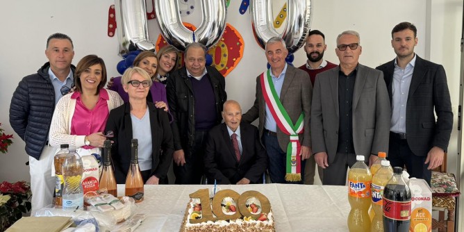 Giacomo Idda fa 100, gli auguri della citt