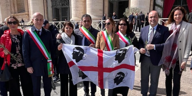 Domenica delle Palme, Alghero in Vaticano