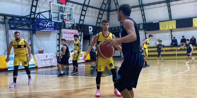 Basket playoff: Klass Coral in semifinale