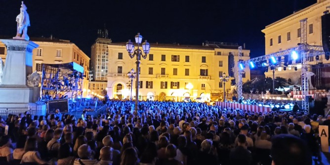 La lirica in piazza dItalia