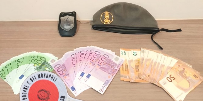 82mila euro non dichiarati: sequestri in Aeroporto 