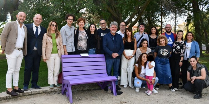 Una panchina viola a Sassari per l´epilessia