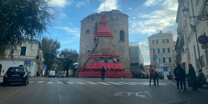 Il Natale arriva ad Alghero: l8 Villaggio e Albero