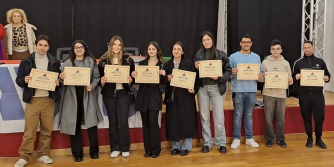 Merito scolastico, impegno sociale. <i>Avis</i> Alghero premia 16 studenti