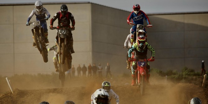 A Olbia il campionato Motocross parte col botto