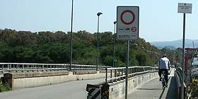 Passerelle a rischio sul ponte di Fertilia