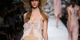 Fashion Week, sfila la donna Marras